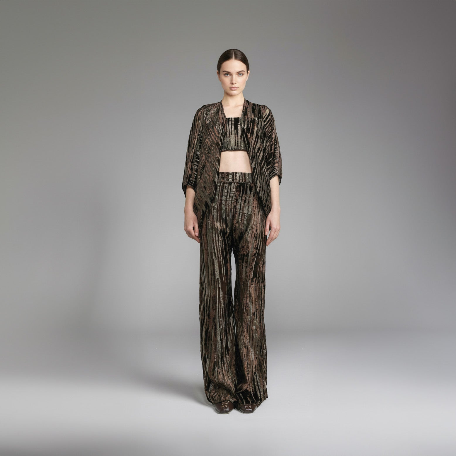 Kimono Florancia - Marrom Veludo