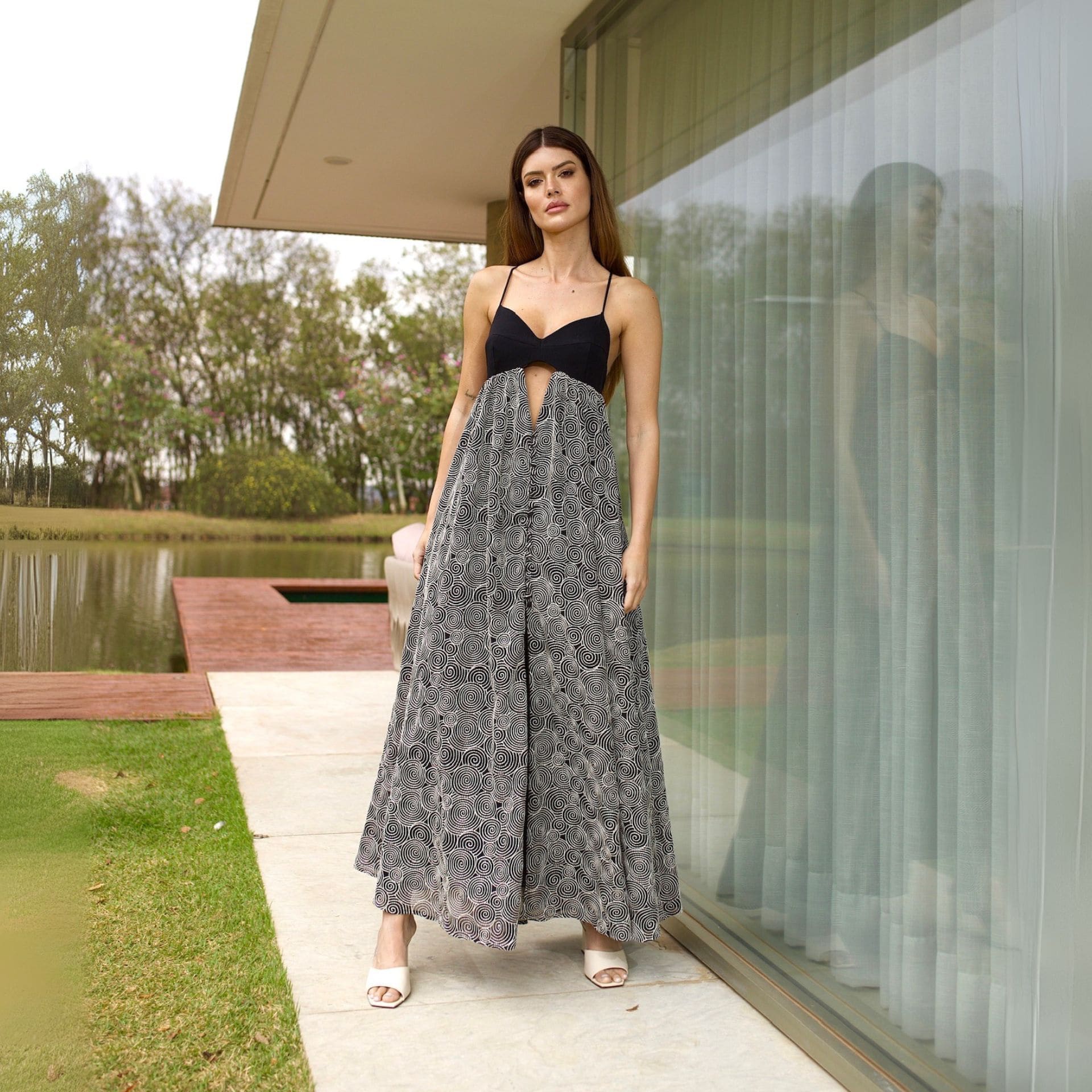 Vestido Lobelia - Preto Bordado