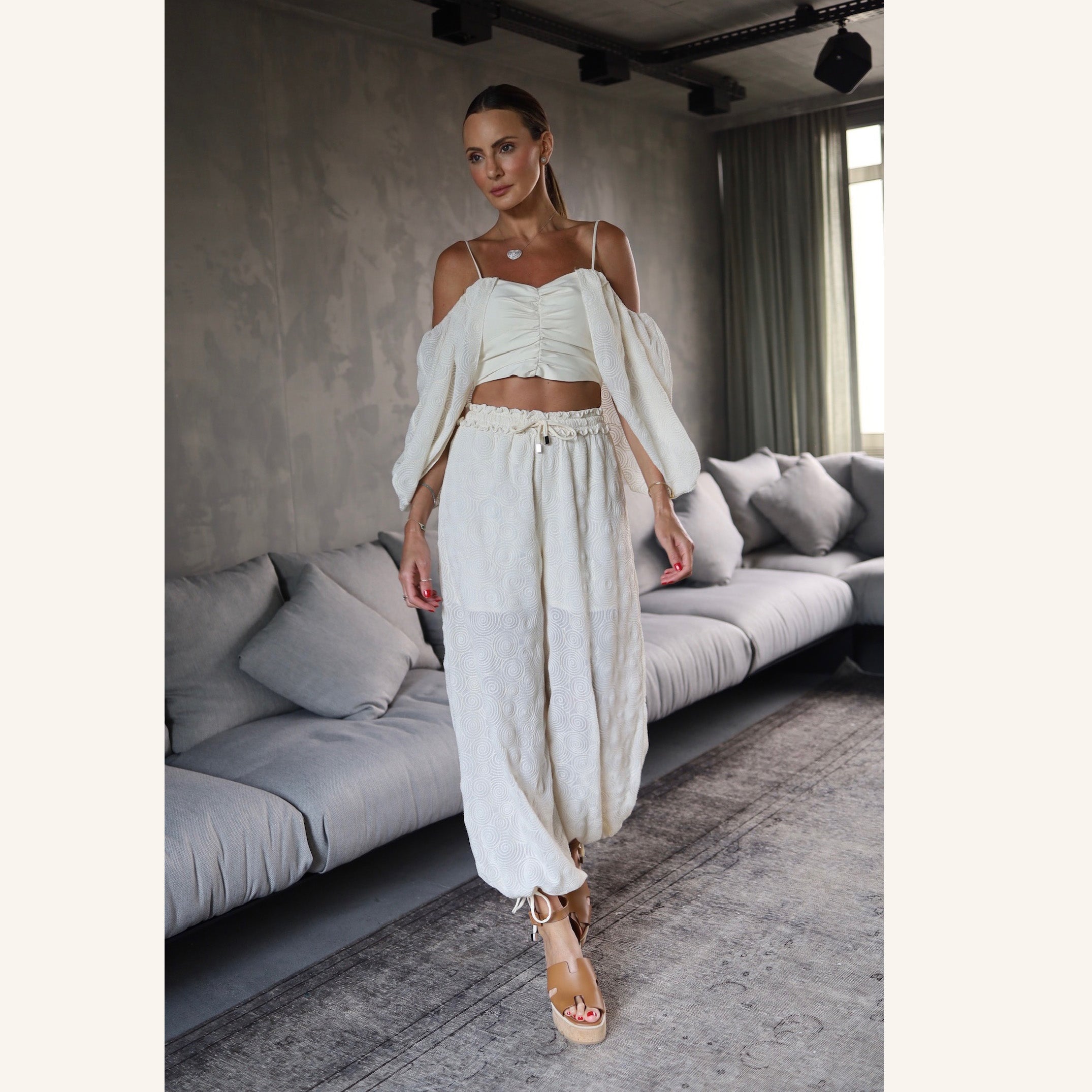 Calça Ony - Off Bordado