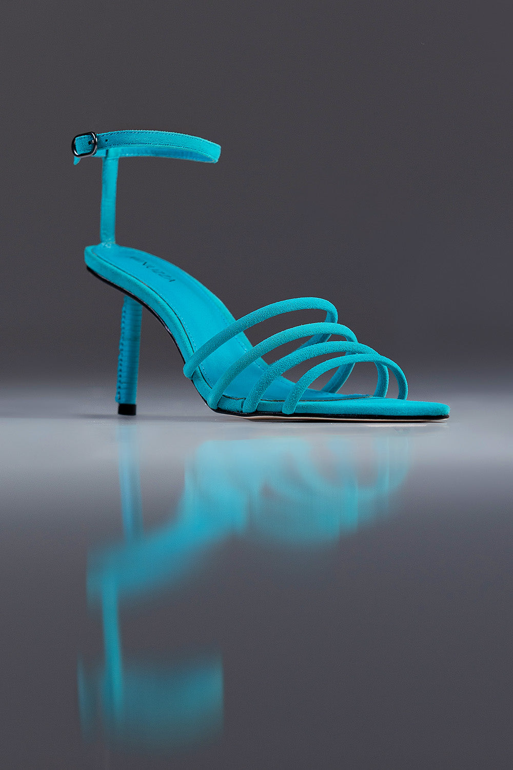 SANDALIA MADELEINE - COURO CAMURCA AZUL TUQUESA