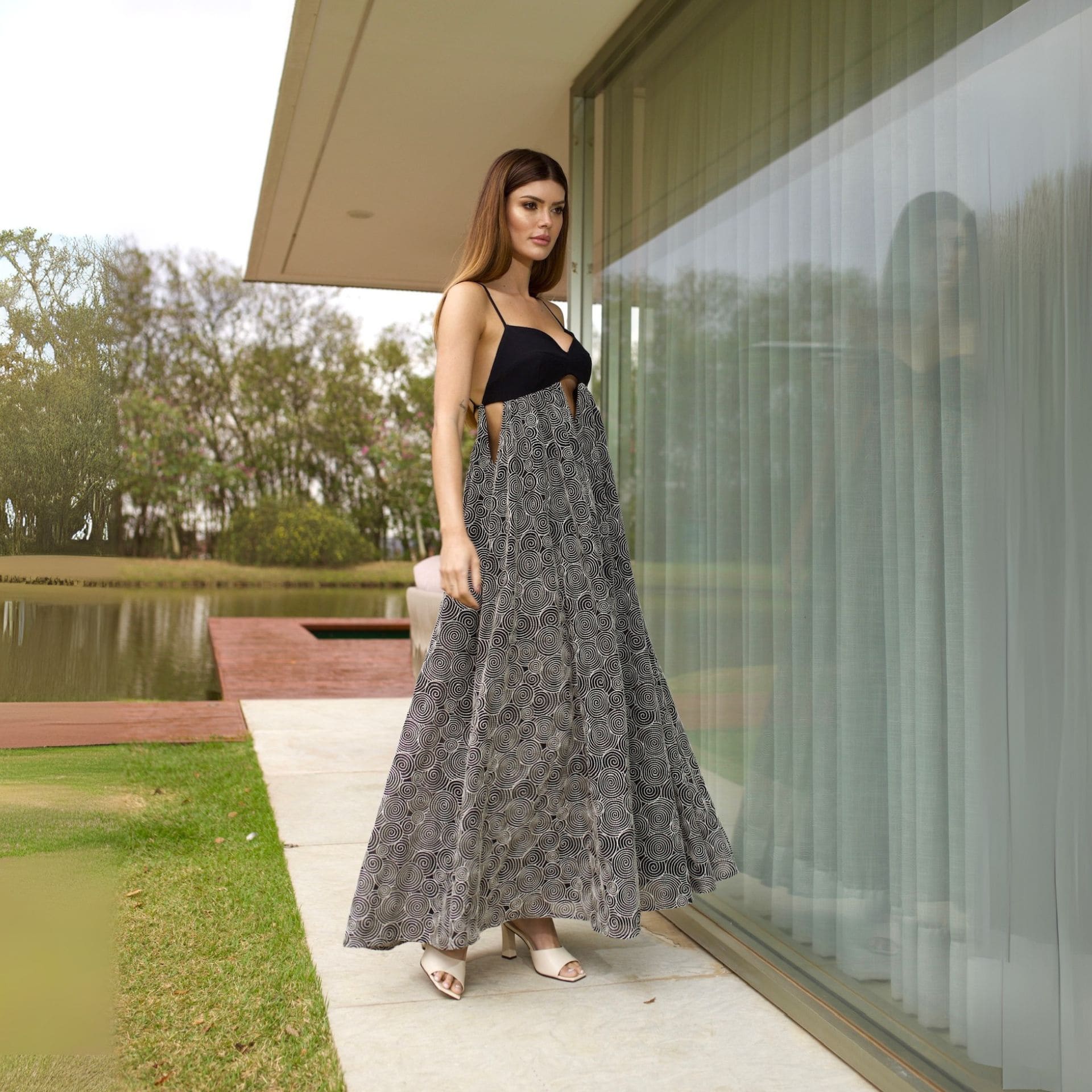 Vestido Lobelia - Preto Bordado