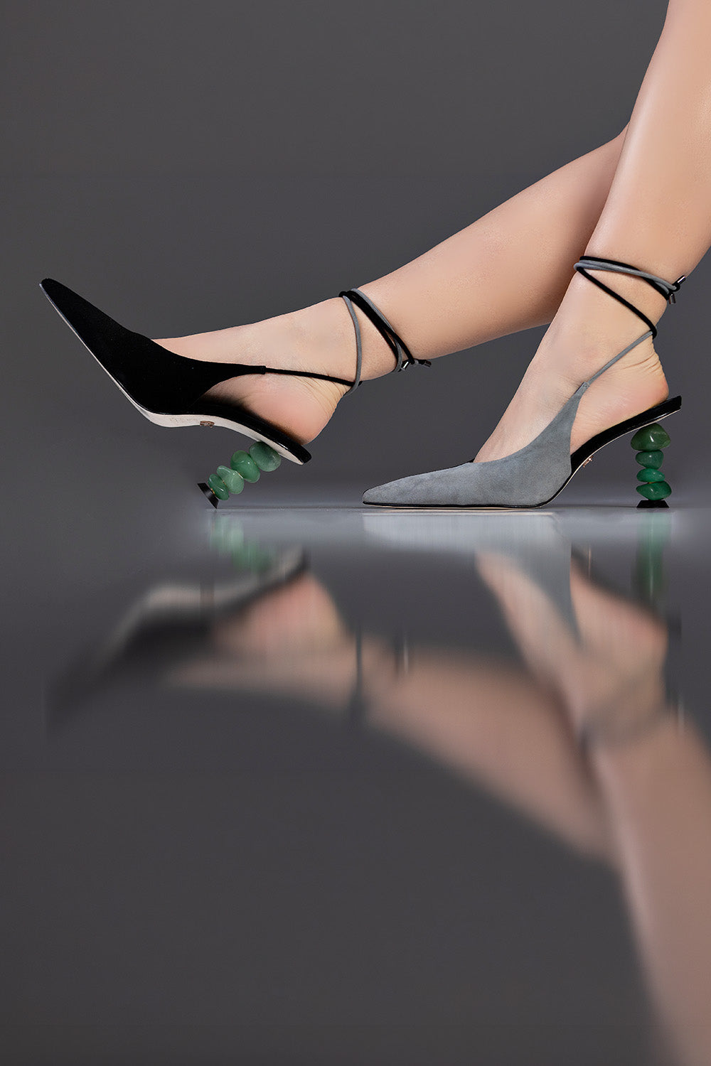 SLINGBACK SOPHIE - COURO CAMURCA CINZA E PRETO