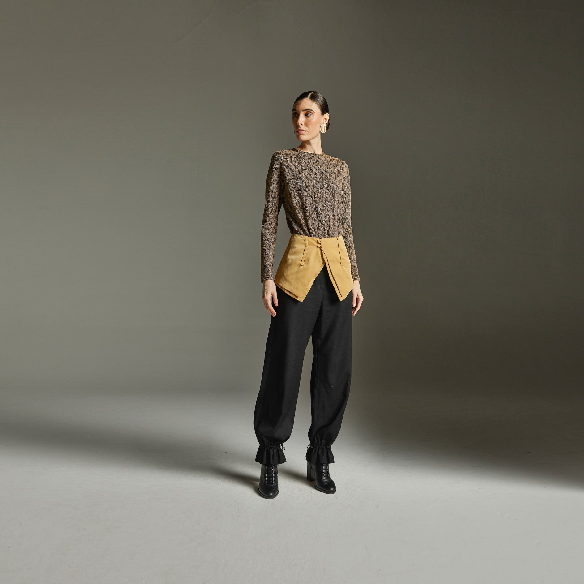 Blusa Bonfin - Preto/Dourado Lurex