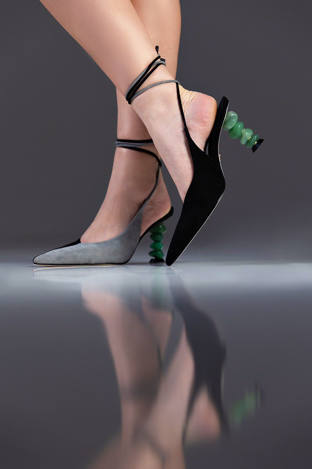 SLINGBACK SOPHIE - COURO CAMURCA CINZA E PRETO